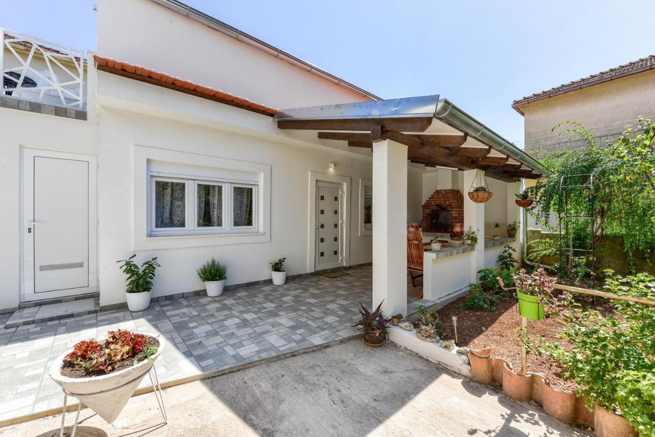 Apartament Yula